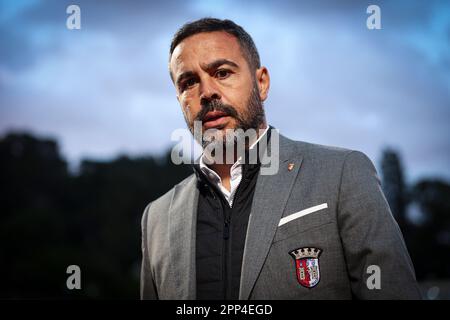 Oeiras, Portugal. 21. April 2023. Coach Artur Jorge von SC Braga in Aktion beim Liga Bwin Match zwischen Casa Pia AC und SC Braga am 21. April 2023 in Oeiras, Portugal. (Endstand: Casa Pia AC 0 - 1 SC Braga) Guthaben: SOPA Images Limited/Alamy Live News Stockfoto