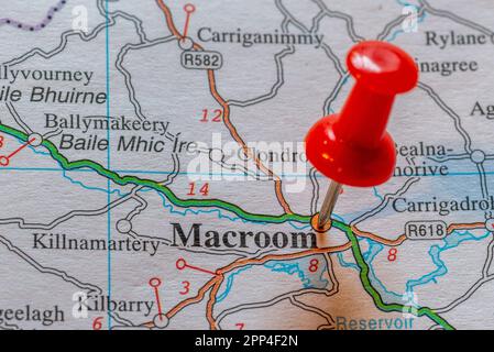 PIN in Kartenmarkierung Macroom, Irland. Stockfoto