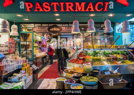 Lebensmittelgeschäft, Istanbul, Türkei Stockfoto