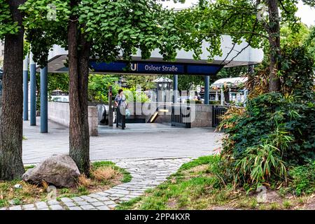U Osloer Straße, Eingang zur U-Bahn U-Bahn Station, Gesundbrunnen-Mitte, Berlin Stockfoto