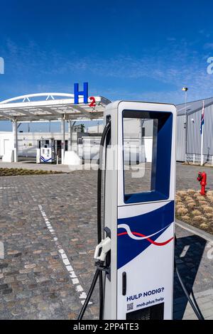 Wasserstofftankstelle in Antwerpen, für Pkw und Lkw, H2 Buchstaben, 350-KW-Schnellladestation für E-Cars, Belgien Stockfoto