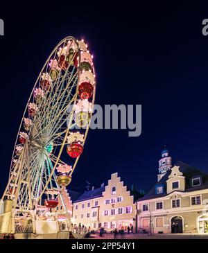 SCHROBENHAUSEN, DEUTSCHLAND, MÄRZ 25: Historisches Riesenrad in der Stadt Schrobenhausen, Deutschland am 25. März 2022 Stockfoto