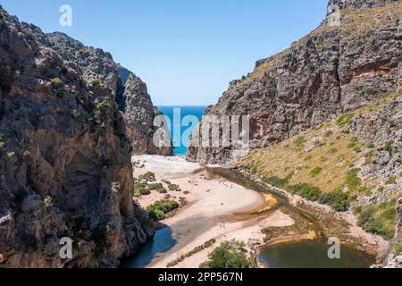 Luftaufnahme, Schlucht mit dem Fluss Torrent de Pareis, Sa Calobra, Mallorca, Balearen, Spanien Stockfoto