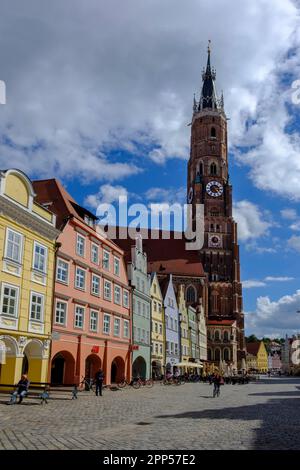 Altstadt mit Stadtgemeindekirche St. Martin, Landshut, Niederbayern, Bayern, Deutschland Stockfoto
