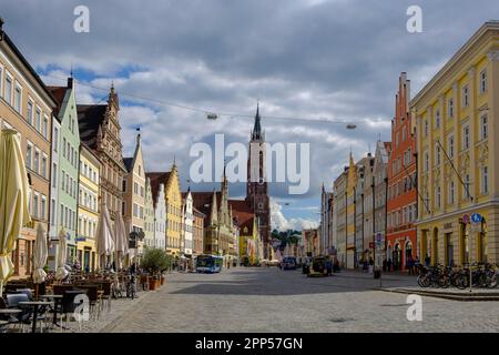 Altstadt mit Stadtgemeindekirche St. Martin, Landshut, Niederbayern, Bayern, Deutschland Stockfoto
