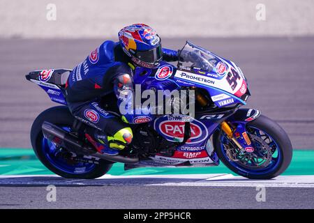 ASSEN, NIEDERLANDE - APRIL 22: Toprak Razgatlioglu aus der Türkei und Pata Yamaha Prometeon WorldSBK nehmen während der WorldSBK Tissot Superpole während der FIM Superbike World Championship Pirelli Dutch Round am 22. April 2023 in Assen, Niederlande, an der Weltmeisterschaft Teil (Foto: Andre Weening/Orange Pictures) Stockfoto