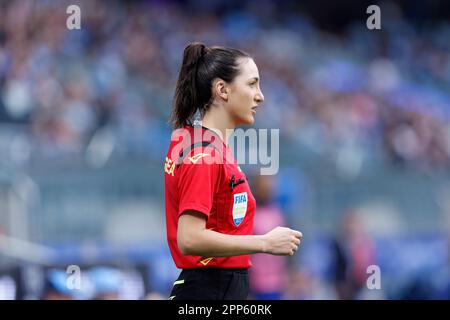 Sydney, Australien. 22. April 2023. Joanna Charaktis blickt während des Spiels zwischen Sydney und Victory im Allianz Stadium am 22. April 2023 in Sydney, Australien, zu. Kredit: IOIO IMAGES/Alamy Live News Stockfoto