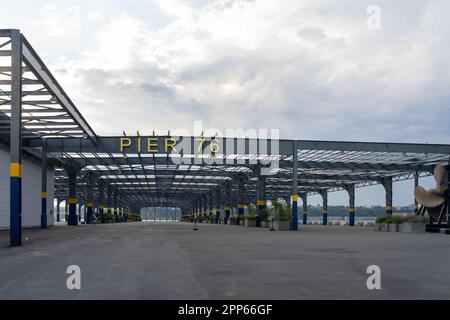 Pier 76 - Hudson River Park in der 12th Ave West in New York City, New York, USA, 20. August 2022. Stockfoto