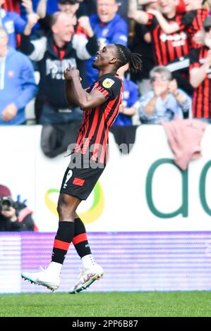 Peterborough, Großbritannien. 22. April 2023Freddie Ladapo (9 Ipswich Town) feiert das dritte Tor des Teams während des Spiels der Sky Bet League 1 zwischen Peterborough und Ipswich Town in der London Road, Peterborough, am Samstag, den 22. April 2023. (Foto: Kevin Hodgson | MI News) Guthaben: MI News & Sport /Alamy Live News Stockfoto