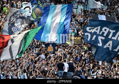 Rom, Italien. 22. April 2023. Latium-Fans während des Fußballspiels der Serie A zwischen SS Lazio und dem Turin FC im Olimpico Stadion in Rom (Italien), 22. April 2023. Kredit: Insidefoto di andrea staccioli/Alamy Live News Stockfoto