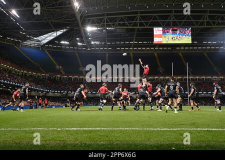 Cardiff, Wales. 22. April 2023 Gegenüberstellung beim Rugby-Spiel „Ospreys gegen Cardiff Rugby“ am URC Welsh Shield Judgement Day im Fürstentum-Stadion in Cardiff, Wales. Kredit: Sam Hardwick/Alamy Live News. Stockfoto