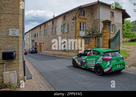 SAINT-ROMAIN, FRANKREICH, 21. April 2023 : die Rallye Rhone-Charbonnieres findet auf den Straßen um Lyon statt, um die französische Meisterschaft zu feiern. Es ist eine der ältesten Ras Stockfoto