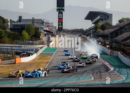 Montmelo, Espagne. 22. April 2023. Starten Sie das Rennen 1 während der Hitze 1 der Ligier European Series 2022 auf der Circuit de Barcelona-Catalunya vom 21. Bis 23. April 2023 in Montmelo, Spanien – Foto Paulo Maria/DPPI Credit: DPPI Media/Alamy Live News Stockfoto