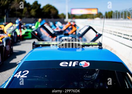 Montmelo, Espagne. 21. April 2023. Ambiance Pitlane während der Hitze 1 der Ligier European Series 2022 auf dem Circuit de Barcelona-Catalunya vom 21. Bis 23. April 2023 in Montmelo, Spanien - Foto Paulo Maria/DPPI Credit: DPPI Media/Alamy Live News Stockfoto