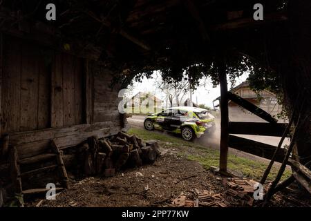 Zagreb, Kroatisch. 22. April 2023. 20 Oliver SOLBERG (SWE), Elliott EDMONDSON (GBR), SKODA FABIA RS, RC2, Rally2, Aktion während der kroatischen Rallye 2023, 4. Runde der WRC World Rally Car Championship 2023, vom 20. Bis 23. April 2023 in Zagreb, Kroatien - Foto Nikos Katikis/DPPI Credit: DPPI Media/Alamy Live News Stockfoto