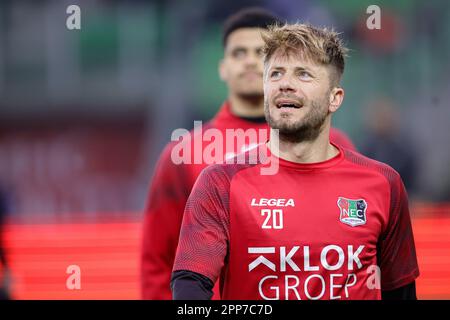 Groningen, Niederlande. 22. April 2023. GRONINGEN, NIEDERLANDE - APRIL 22: Lasse Schone von N.E.C. blickt auf das Eredivisie-Spiel zwischen dem FC Groningen und N.E.C. bei Euroborg am 22. April 2023 in Groningen, Niederlande (Foto von Broer van den Boom/Orange Pictures) Credit: Orange Pics BV/Alamy Live News Stockfoto