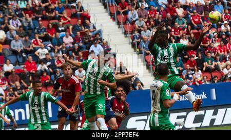 Pamplona, Spanien. 22. April 2023. Sport. Fußball. Fußballspiel von La Liga Santander zwischen CA Osasuna und Real Betis, gespielt im El Sadar Stadion in Pamplona (Spanien) am 22. April 2023. Kredit: Inigo Alzugaray/CordonPress Kredit: CORDON PRESS/Alamy Live News Stockfoto