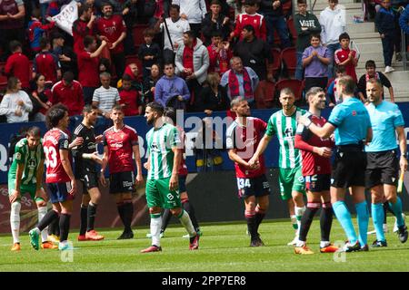 Pamplona, Spanien. 22. April 2023. Sport. Fußball. Fußballspiel von La Liga Santander zwischen CA Osasuna und Real Betis, gespielt im El Sadar Stadion in Pamplona (Spanien) am 22. April 2023. Kredit: Inigo Alzugaray/CordonPress Kredit: CORDON PRESS/Alamy Live News Stockfoto