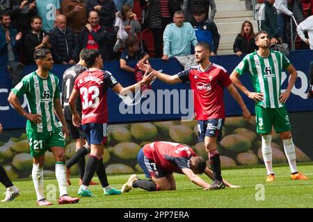 Pamplona, Spanien. 22. April 2023. Sport. Fußball. Fußballspiel von La Liga Santander zwischen CA Osasuna und Real Betis, gespielt im El Sadar Stadion in Pamplona (Spanien) am 22. April 2023. Kredit: Inigo Alzugaray/CordonPress Kredit: CORDON PRESS/Alamy Live News Stockfoto