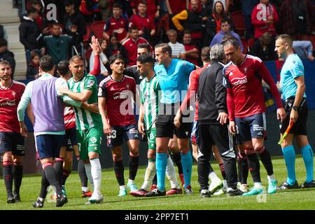 Pamplona, Spanien. 22. April 2023. Sport. Fußball. Fußballspiel von La Liga Santander zwischen CA Osasuna und Real Betis, gespielt im El Sadar Stadion in Pamplona (Spanien) am 22. April 2023. Kredit: Inigo Alzugaray/CordonPress Kredit: CORDON PRESS/Alamy Live News Stockfoto