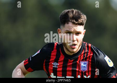 Peterborough, Großbritannien. 22. April 2023George Hirst (27 Ipswich Town) während des Spiels der Sky Bet League 1 zwischen Peterborough und Ipswich Town in London Road, Peterborough am Samstag, den 22. April 2023. (Foto: Kevin Hodgson | MI News) Guthaben: MI News & Sport /Alamy Live News Stockfoto