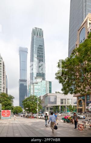 Peking, China - August 08 2018: The CITIC Tower (alias: China Zun) mit seiner Spitze im Nebel im Beijing Central Business District (CBD). Stockfoto