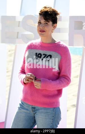 CANNES, FRANKREICH - 15. APRIL CANNES, Alice Birch, besuchen Sie den Fotoanruf der Toten Ringer am 2. Von 6. Canneseries International Festival : am 2. Tag Stockfoto