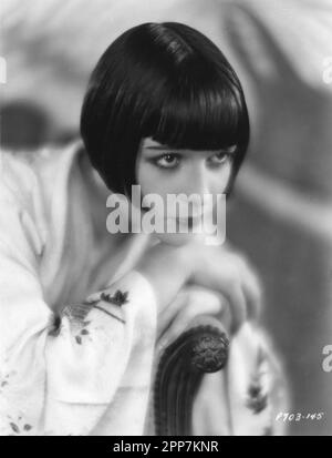 LOUISE BROOKS Portrait 1928 EUGENE ROBERT RICHEE Kimono Art Nouveau Paramount Pictures Stockfoto