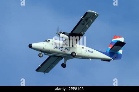 Skybus G-CBML nach Abflug vom Lands End Flughafen mit Abflug zu den Scilly-Inseln Stockfoto