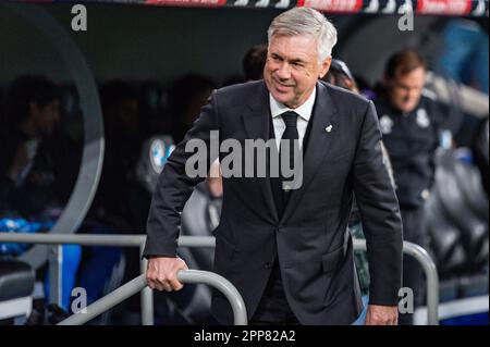 Madrid, Madrid, Spanien. 22. April 2023. Carlo Ancelotti (Real Madrid) während des Fußballspiels zwischen.Real Madrid und Celta Vigo. Gültig für den Spieltag 30 der spanischen First Division League „La Liga“, die am Samstag, den 22. April 2023 im Bernabeu-Stadion in Madrid, Spanien, gefeiert wird (Kreditbild: © Alberto Gardin/ZUMA Press Wire), NUR REDAKTIONELLE VERWENDUNG! Nicht für den kommerziellen GEBRAUCH! Kredit: ZUMA Press, Inc./Alamy Live News Stockfoto