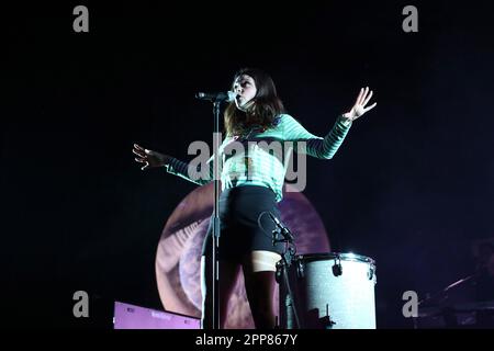 Neapel, Italien. 22. April 2023. Teatro Bellini, Neapel, Italien, 22. April 2023, Francesca Michielin während Bonsoir! Michelin10 A teatro - italienischer Sänger Musikkonzert Credit: Live Media Publishing Group/Alamy Live News Stockfoto