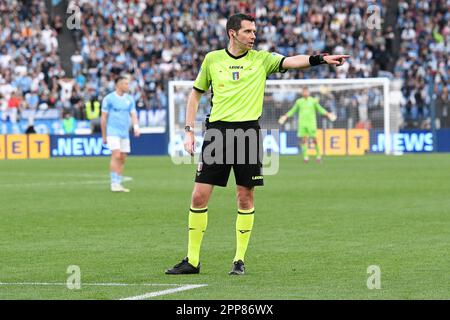 Stadio Olimpico, Rom, Italien. 22. April 2023. Italienischer Fußball der Serie A; Lazio gegen Torino; Schiedsrichter Davide Ghersini Credit: Action Plus Sports/Alamy Live News Stockfoto