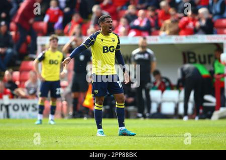 Oakwell Stadium, Barnsley, England - 22. April 2023 Marcus McGuane (18) of Oxford United - während des Spiels Barnsley gegen Oxford United, Sky Bet League One, 2022/23, Oakwell Stadium, Barnsley, England - 22. April 2023 Guthaben: Arthur Haigh/WhiteRosePhotos/Alamy Live News Stockfoto