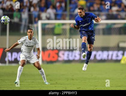 Belo Horizonte, Brasilien, 22. April 2023. Gilberto von Cruzeiro, während des Spiels zwischen Cruzeiro und Gremio für die brasilianische Serie A 2023, im Arena Independencia Stadium, am 22. April in Belo Horizonte. Foto: Gledston Tavares/DiaEsportivo/Alamy Live News Stockfoto