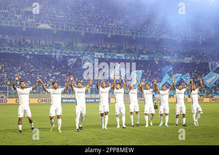 Belo Horizonte, Brasilien. 22. April 2023. MG - BELO HORIZONTE - 04/22/2023 - BRASILEIRO A 2023, CRUZEIRO X GREMIO - Gremio Spieler betreten das Spielfeld für das Spiel gegen Cruzeiro im Independencia Stadion für DIE BRASILIANISCHE A 2023 -Meisterschaft. Foto: Gilson Junio/AGIF/Sipa USA Kredit: SIPA USA/Alamy Live News Stockfoto