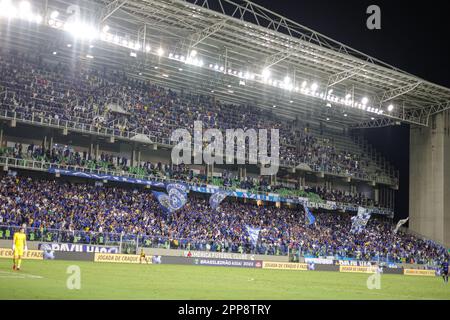 Belo Horizonte, Brasilien. 22. April 2023. MG - BELO HORIZONTE - 04/22/2023 - BRAZILEIRO A 2023, CRUZEIRO X GREMIO - Cruzeiro Fans während eines Spiels gegen Gremio im Independencia Stadion für DIE BRASILIANISCHE A 2023 Meisterschaft. Foto: Gilson Junio/AGIF/Sipa USA Kredit: SIPA USA/Alamy Live News Stockfoto