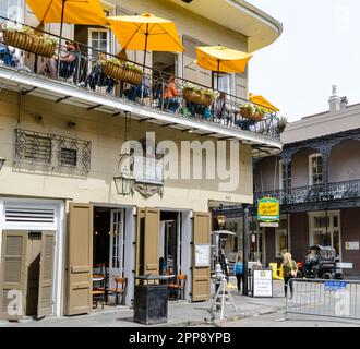 NEW ORLEANS, LA, USA - 16. APRIL 2023: Royal House Seafood Restaurant in der Royal Street im French Quarter Stockfoto