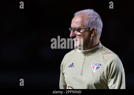 Sao Paulo, Brasilien. 23. April 2023. SP - SAO PAULO - 04/22/2023 - BRAZILEIRO A 2023, SAO PAULO X AMERICA-MG - Dorival Jr Coach von Sao Paulo während eines Spiels gegen America-MG im Morumbi Stadion für DIE BRASILIANISCHE A 2023 Meisterschaft. Foto: Marcello Zambrana/AGIF/Sipa USA Kredit: SIPA USA/Alamy Live News Stockfoto