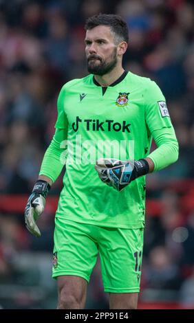 Wrexham, Wrexham County Borough, Wales. 22. April 2023 Wrexham Torwart Ben Foster, während des Wrexham Association Football Club V Boreham Wood Football Club auf dem Rennplatz in der Vanarama National League. (Bild: ©Cody Froggatt/Alamy Live News) Stockfoto