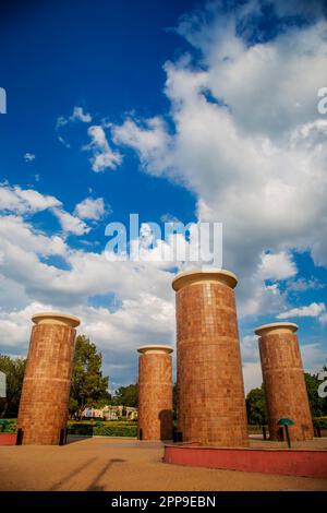 Islamabad Pakistan National Monument: Malerischer Blick auf vier Säulen an einem Tag mit sonnigem Blauen Himmel. Islamabad Country: Pakistan Monat: April Datum: 21. Jea Stockfoto