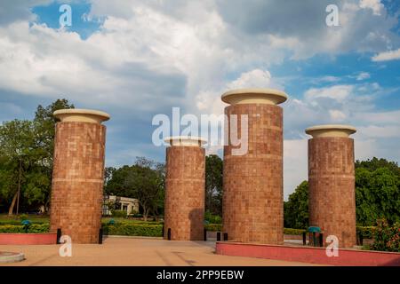 Islamabad Pakistan National Monument: Malerischer Blick auf vier Säulen an einem Tag mit sonnigem Blauen Himmel. Islamabad Country: Pakistan Monat: April Datum: 21. Jea Stockfoto