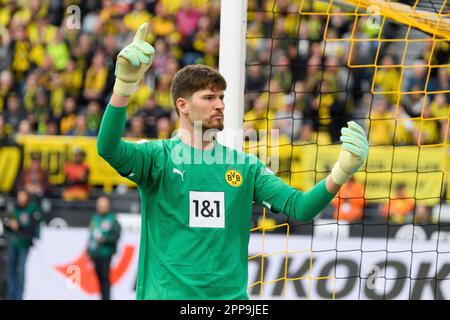 Goalwart Gregor KOBEL (DO), Fußball 1. Bundesliga, 29. Spieltag, Borussia Dortmund (DO) - Eintracht Frankfurt (F) 4: 0, am 22. April 2023 in Dortmund/Deutschland. Stockfoto