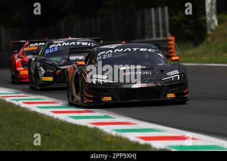 Monza, Italien. 22. April 2023. Riccardo Feller, Mattia Drudi, Dennis Marschall von Tresor Orange 1 auf der Rennstrecke während des Fanatec GT World Challenge Europe Race am 22. April 2023 auf der Autodromo Nazionale in Monza, Italien. Kredit: Marco Canoniero/Alamy Live News Stockfoto