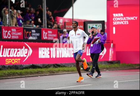 Mo Farah beim TCS London Marathon. Foto: Sonntag, 23. April 2023. Stockfoto