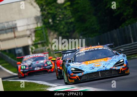 Monza, Italien. 23. April 2023. Die #159 Garage 59 McLaren 720S GT3 EVO von Benjamin GOETHE, Nicolai KJAERGAARD und Marvin KIRCHHOFER (pro) während der Fanatec GT World Challenge Europe auf der Autodromo di Monza am 22. April 2023 in Monza, Italien. Kredit: Luca Rossini/E-Mage/Alamy Live News Stockfoto
