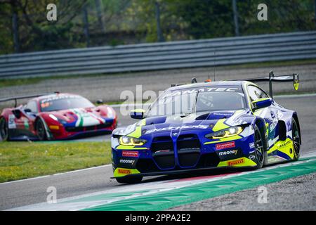 Monza, Italien. 23. April 2023. Das #46 Team WRT BMW M4 GT3 von Valentino ROSSI, Maxime MARTIN und Augusto FARFUS (pro) während der Fanatec GT World Challenge Europe auf der Autodromo di Monza am 22. April 2023 in Monza, Italien. Kredit: Luca Rossini/E-Mage/Alamy Live News Stockfoto