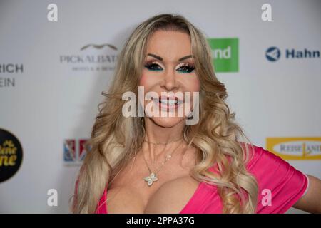 Calcar, Deutschland. 22. April 2023. Dolly BUSTER, Red Carpet, Red Carpet Show, Ankunft, die Goldene Sonne 2023, am 22. April 2023 in Wunderland Kalkar, Guthaben: dpa/Alamy Live News Stockfoto