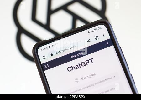 Stuttgart - 14. April 2023: ChatGPT künstliche Intelligenz AI Chat GPT mit OpenAI-Logo in Stuttgart. Stockfoto