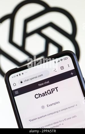 Stuttgart, Deutschland - 14. April 2023: ChatGPT künstliche Intelligenz AI Chat GPT mit OpenAI Logo Portrait Format in Stuttgart. Stockfoto