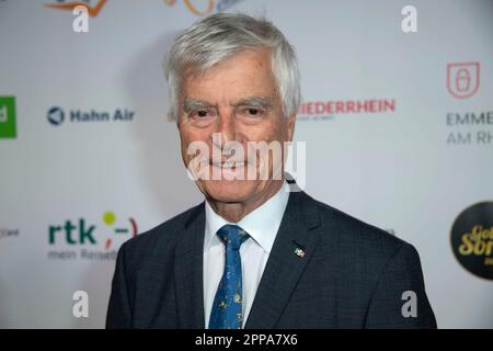 Calcar, Deutschland. 22. April 2023. Ulf MERBOLD, Astronaut, Roter Teppich, Roter Teppich Show, Ankunft, Ankunft, The Golden Sun 2023, am 22. April 2023 in Wunderland Kalkar, Guthaben: dpa/Alamy Live News Stockfoto